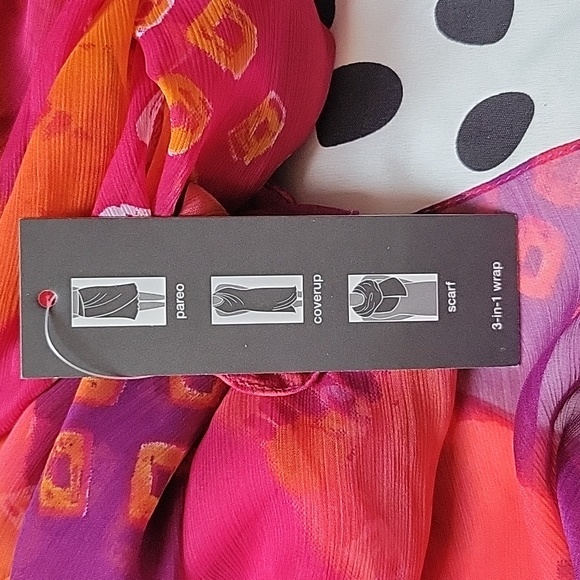 4-way Pareo, scarf, wrap, sarong with one tag, never worn - Picture 2 of 4